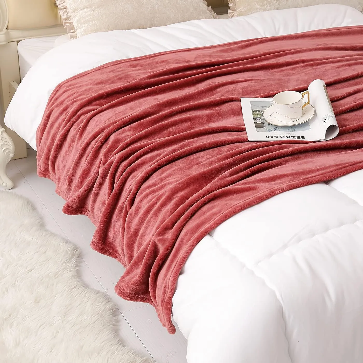 KMUSET Fleece Blanket Throw Size Coral Lightweight Super Soft Cozy Luxury Bed Blanket Microfiber